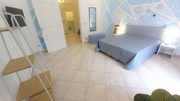 Family Apartment | Premium bedding, down comforters, desk, laptop workspace