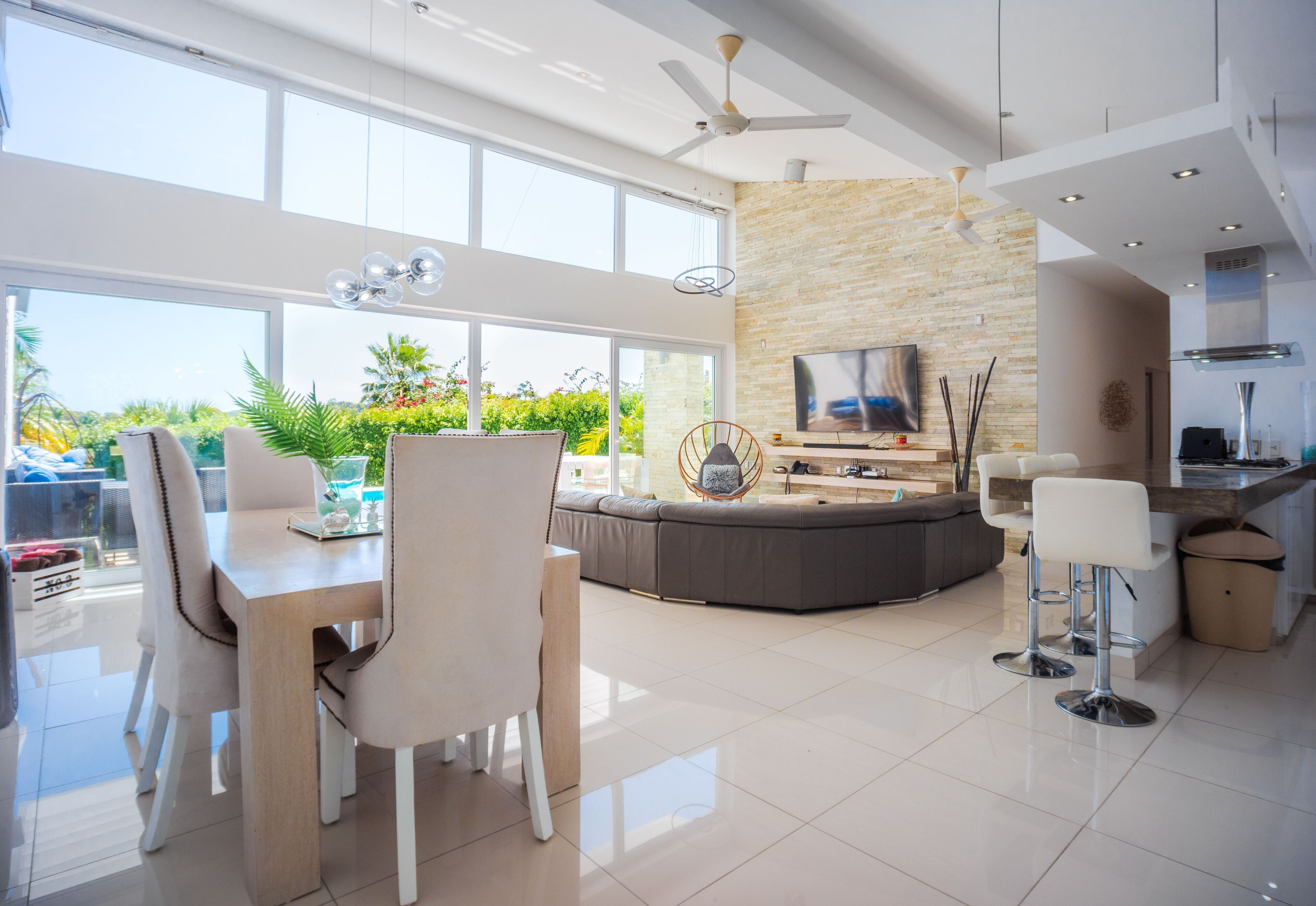 Casa Horizon: 3-Bedroom Villa with Pool | Living area | Flat-screen TV