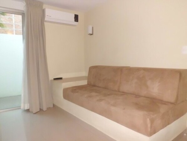 Casa de ciudad familiar, 2 habitaciones | Sala de estar | Televisión de pantalla plana 