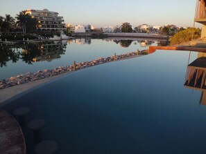 Outdoor pool - Condo AB Pacifica (Mazatlán)
