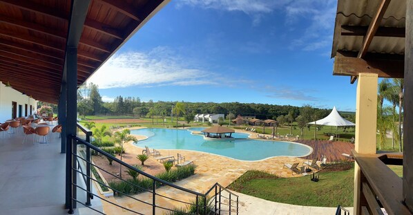 2 outdoor pools, open 9:00 AM to 9:00 PM, pool loungers - Vale das Águas Fazenda Resort (Aguas de Santa Barbara)