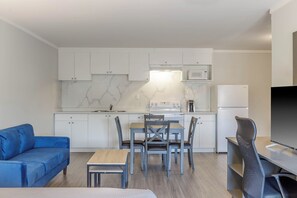 1 sovrum, skrivbord, strykjärn/strykbräda och gratis wi-fi