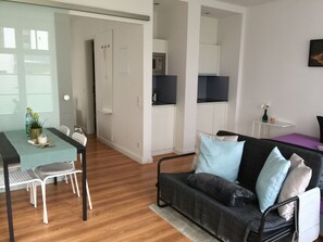 Apartamento (Nineteen) | Opções para refeição no quarto