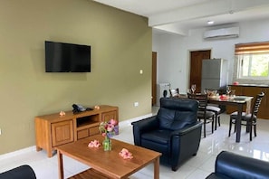 Living area - Anse La Mouche Holiday Apartments (Victoria)