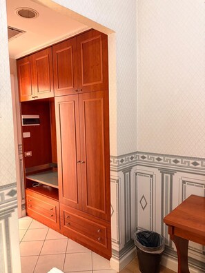 Comfort Twin Room, 2 Single Beds, Ensuite, City View