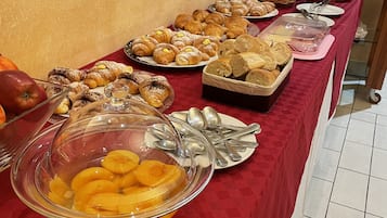 Tägliches inbegriffenes Frühstücksbuffet