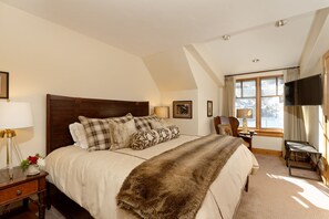 Villa | 4 bedrooms, Egyptian cotton sheets, premium bedding, down duvets - Colorado Lodge at the Ritz Carlton (Avon)