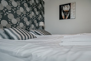 Standard Double Room | Free WiFi, bed sheets
