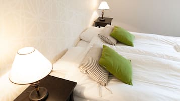 Iron/ironing board, free WiFi, bed sheets