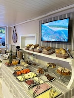 Free daily buffet breakfast