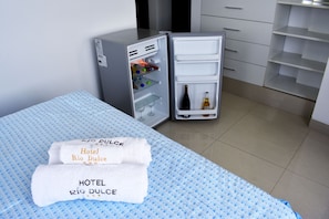 Chambre Simple Exclusive | 1 chambre, couette en duvet d'oie, surmatelas, minibar