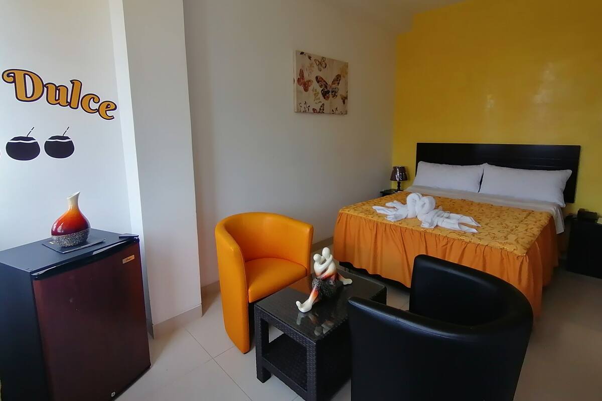 Edredones de plumas, colchones con acolchado adicional, minibar