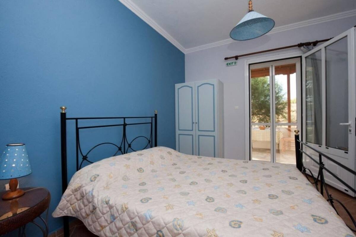 Studio, Sea View | Blackout drapes, soundproofing, iron/ironing board (on request)