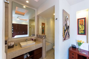Luxury Condo, 1 Bedroom, Mountain View | Bathroom