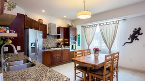 Luxury Condo, 1 Bedroom, Mountain View | Private kitchen