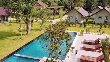 Outdoor pool, pool loungers