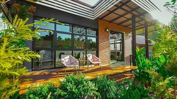 Check-in/check-out kiosk