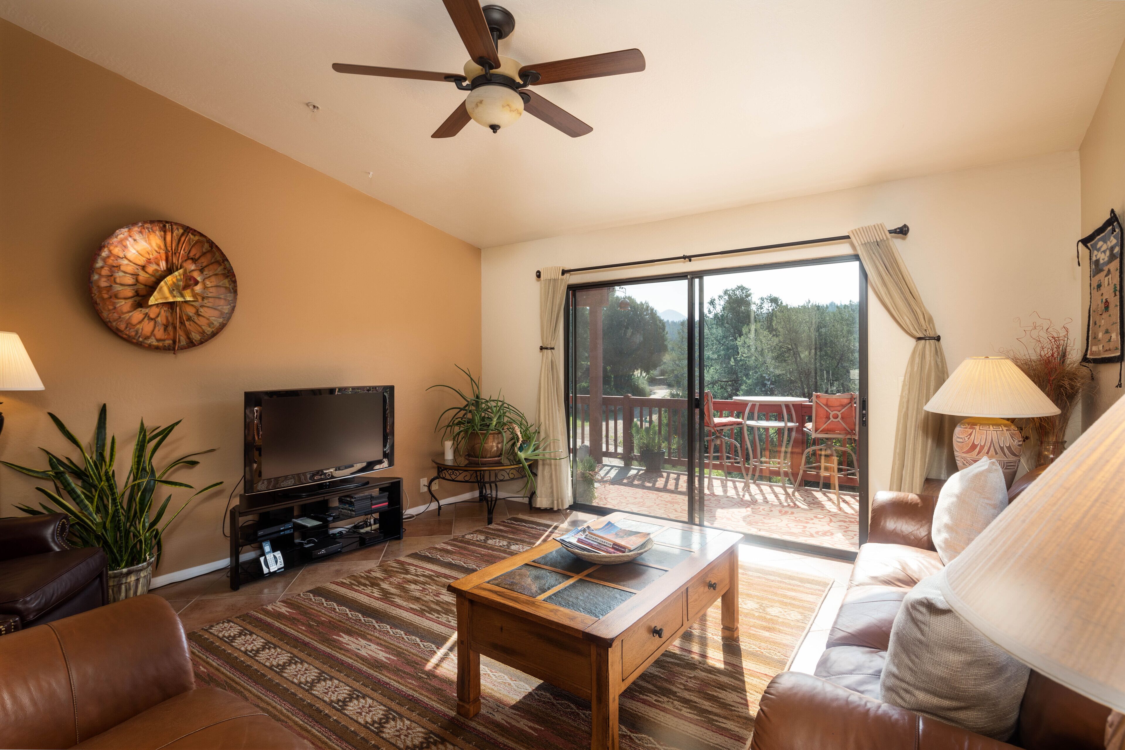 Stargazer’s Oasis with Beautiful Views, Near Oak Creek and Hiking Trails.