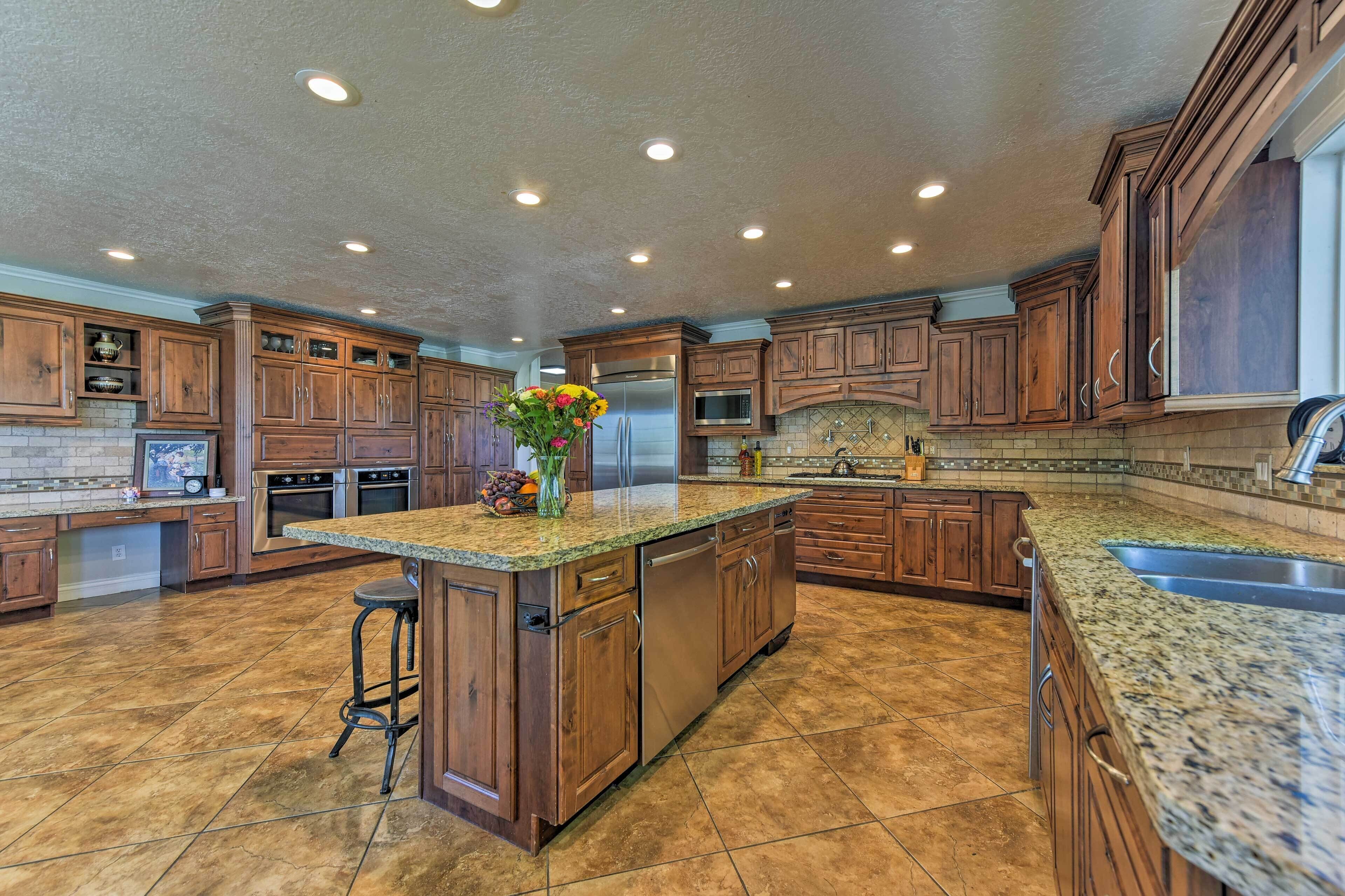 Spring Creek Retreat on 25 acres w/Mountain Views!