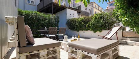 屋外ダイニングエリア