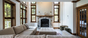 Bondurant Tremblant Luxury Condo im Herzen des Dorfes - für 8 Personen