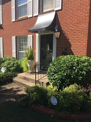 Exterior detail - Elegant Family Friendly | Just Minutes Walk to Midtown (Oklahoma City)