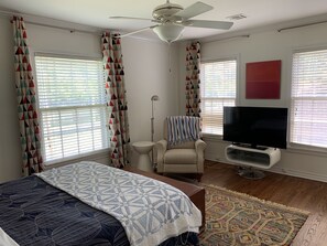 2 chambres, coffres-forts dans les chambres, bureau