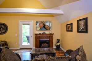TV, fireplace, DVD player