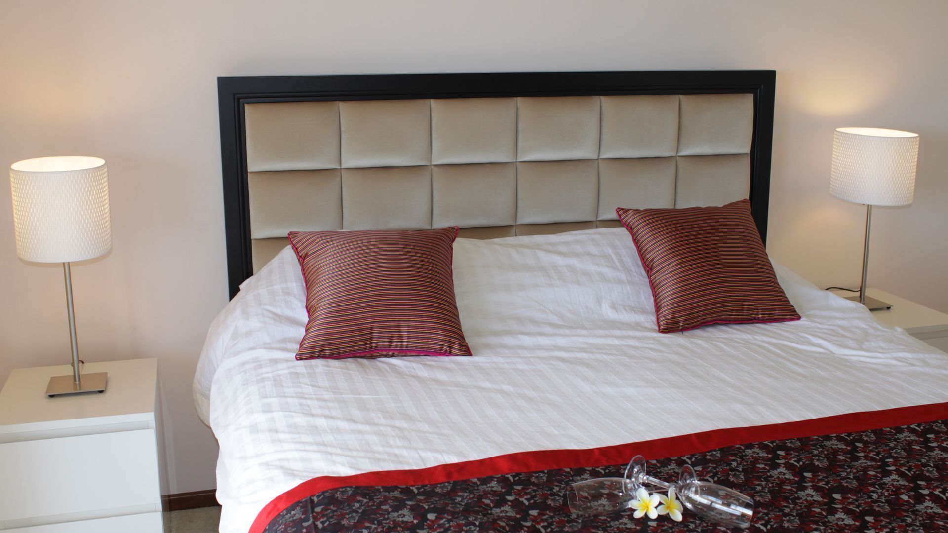 Oceana Sunset - Beachfront family friendly holiday home with amazing ocean views — image 12