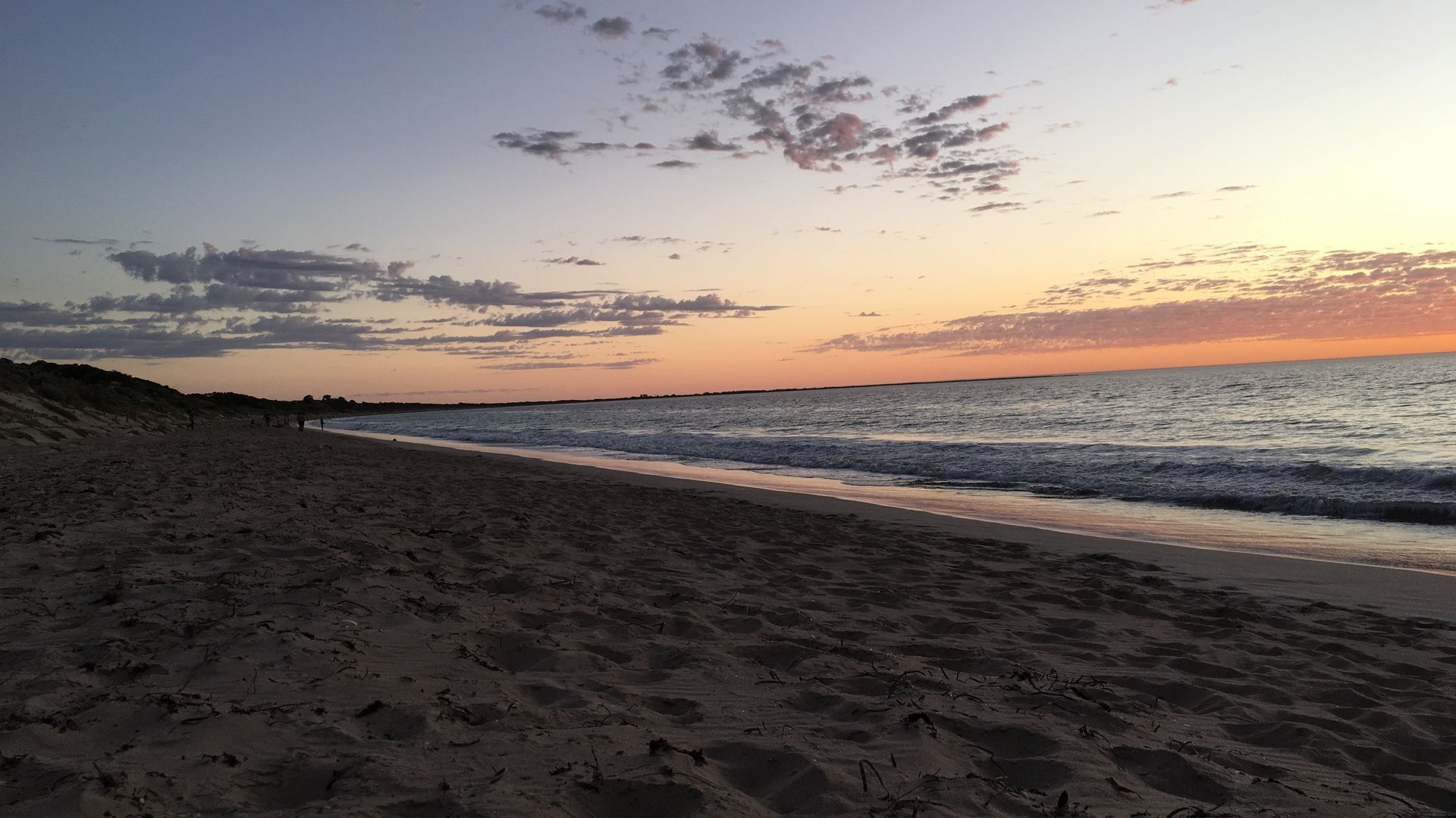 Oceana Sunset - Beachfront family friendly holiday home with amazing ocean views — image 23