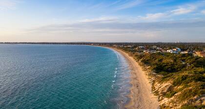 Oceana Sunset - Beachfront family friendly holiday home with amazing ocean views