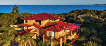 Oceana Sunset - Beachfront family friendly home with amazing ocean views