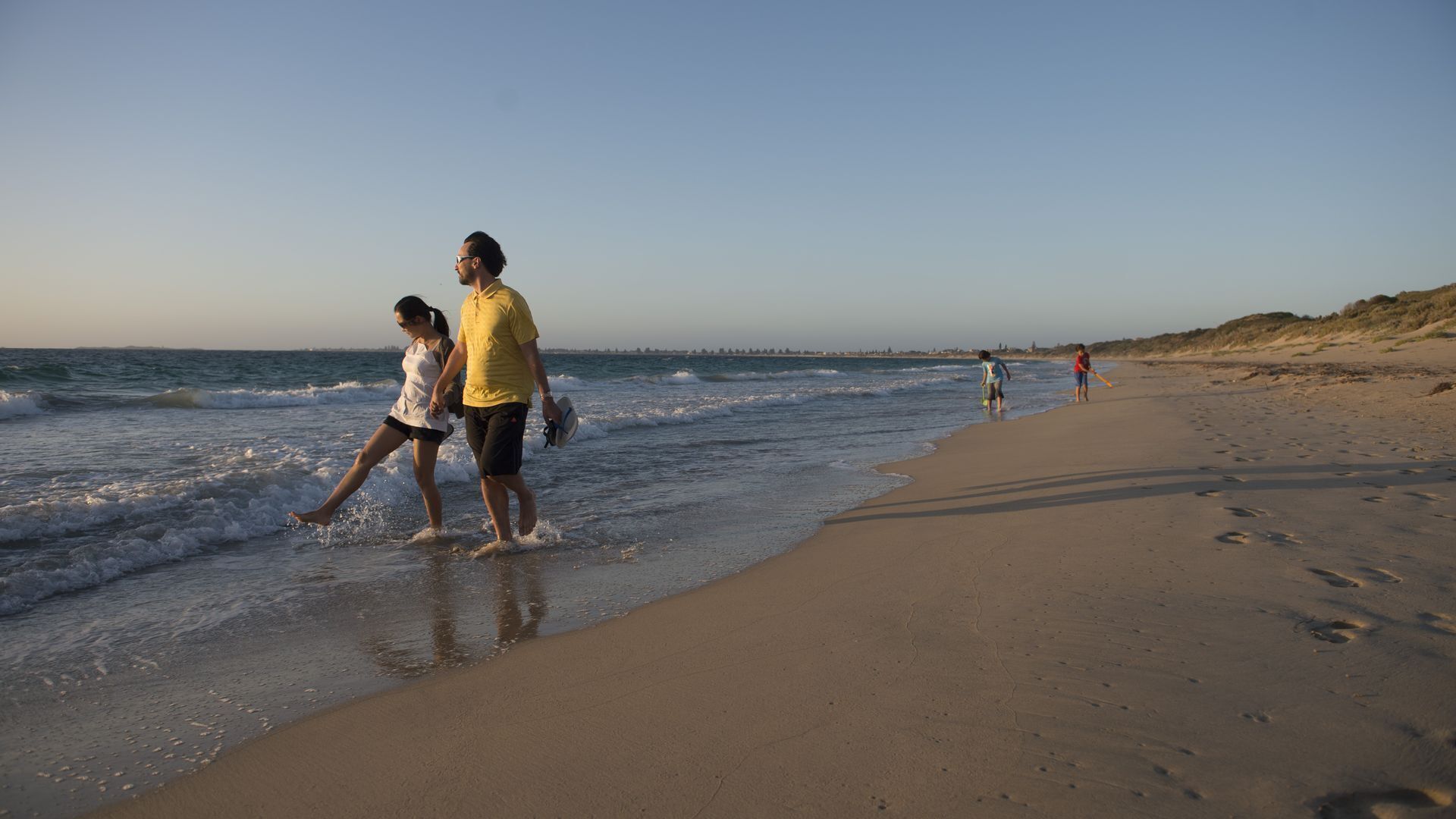 Oceana Sunset - Beachfront family friendly holiday home with amazing ocean views — image 22