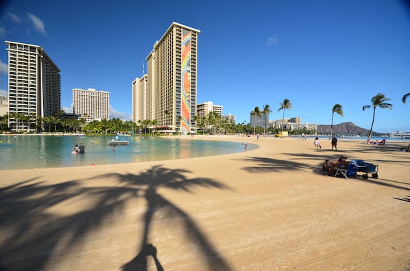 Beach nearby - Ilikai Hotel 805 1-Bedroom Suite in Lovely Waikiki (Honolulu)
