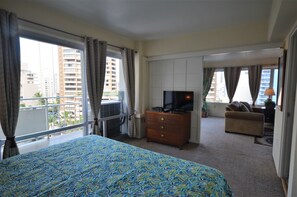 2 bedrooms, free WiFi - Ilikai Hotel 909 2-Bedroom Suite in Lovely Waikiki (Honolulu)
