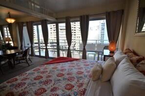 2 bedrooms, free WiFi - Ilikai Hotel 909 2-Bedroom Suite in Lovely Waikiki (Honolulu)