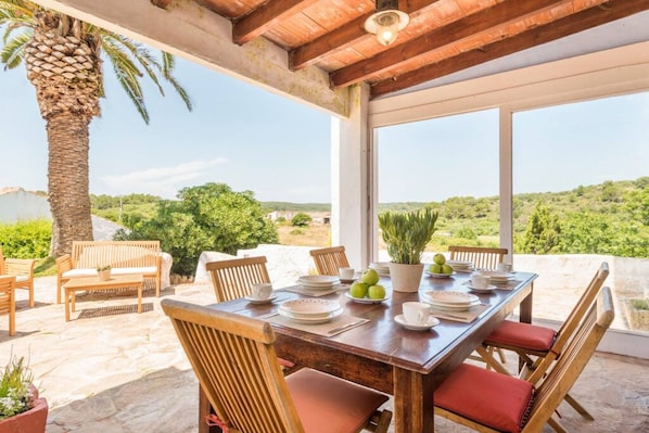 Outdoor dining