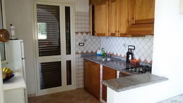 Geladeira, fogão, cooktop, lava-louças