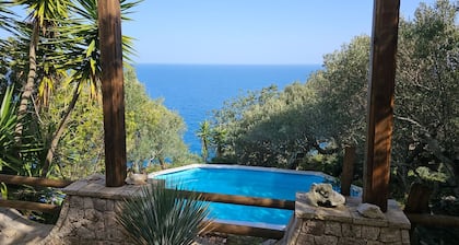 Primaluce, villa overlooking the sea, with exclusive pool, in complete privacy.