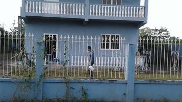 Pintu masuk hartanah