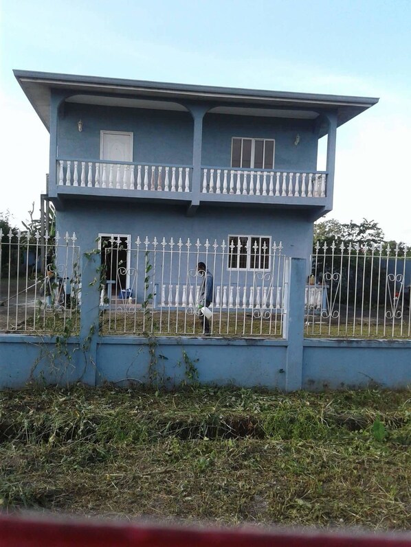 Entrada de la propiedad