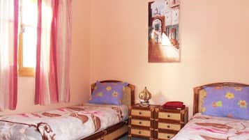 2 chambres, fer et planche à repasser, Wi-Fi, draps fournis