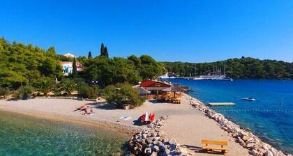 Seafront rural house at Croatia island for families and large groups