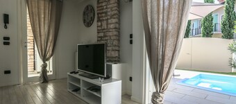 Schöne exklusive Villa 50 Meter vom See entfernt 