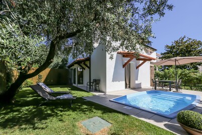 Beautiful exclusive villa 50 meters from the lake 