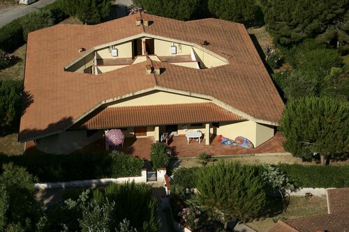  Apartment in villa 150 meters from the Giannella beach