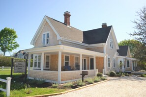 Front of property - Sea Street Inn (Hyannis)