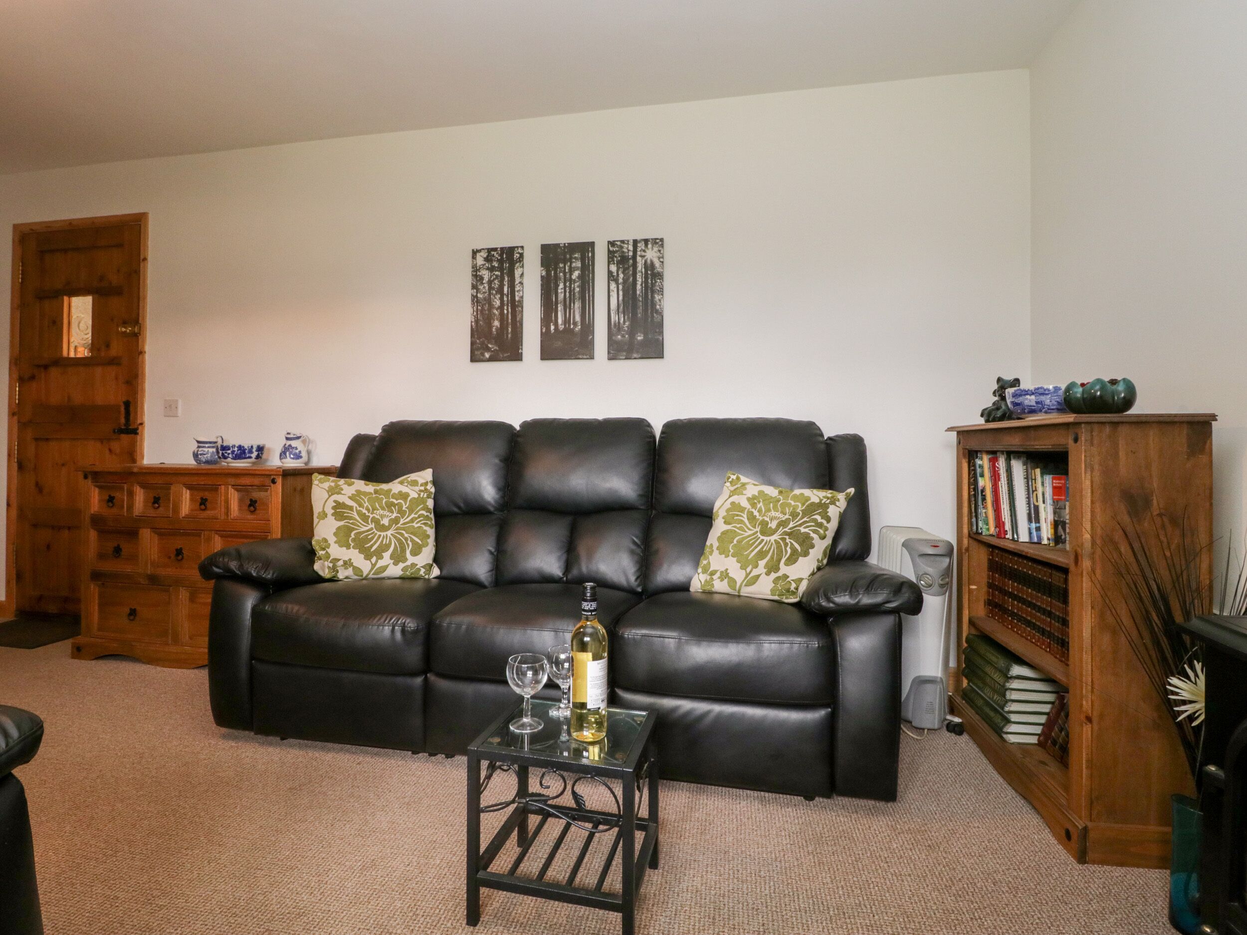 THE OLD GOAT BARN AT TROUT COTTAGE, pet friendly in Somerton