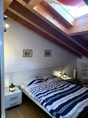 Wifi gratis y ropa de cama