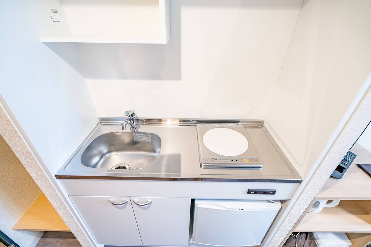 semi-double room with kitchenette | private kitchen | fridge